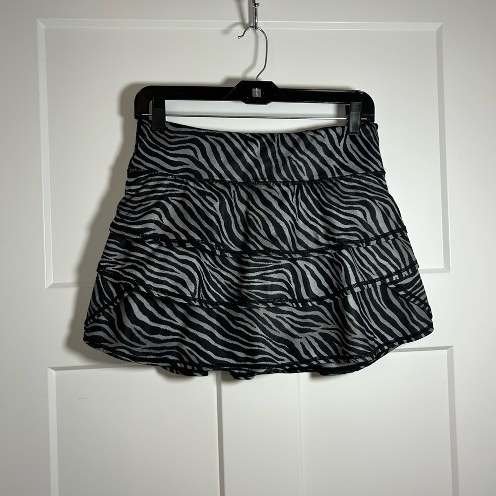 Black silver golf skirt/active skirt zebra print medium